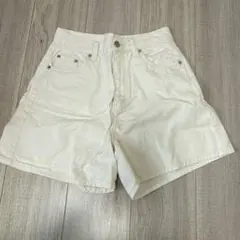 ホワイト ハーフパンツ