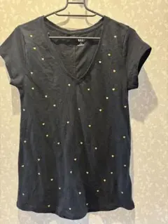 GAP Vネック Tシャツ XS 黒 ハート刺繍のサムネイル