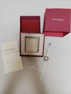 Salvatore Ferragamo 腕時計 ホワイトのサムネイル