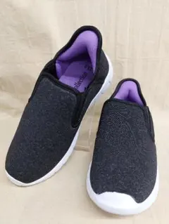 スリップインスニーカー　ハンズフリー　23cm　黒　スケッチャーズではありません