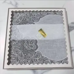 新品未使用　DOERIG レース装飾 ハンカチ《箱無し価格》