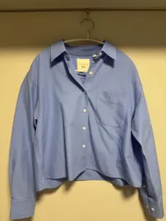 JWアンダーソン UNIQLOコラボ ライトブルー クロップドシャツ