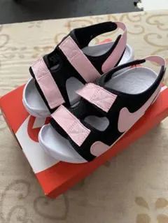 新品未使用　NIKE キッズ　女の子　サンダル20センチのサムネイル