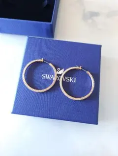 ほぼ新品 SWAROVSKI Dextera Hoop ピアス スワロフスキーのサムネイル