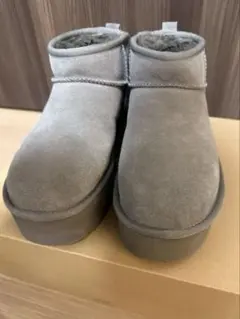 UGG 24cm クラシック ウルトラ ミニ プラットフォーム　グレー