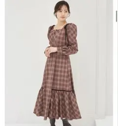 [公式完売]肩ベロアリボン付きチェックワンピース