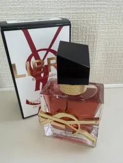YSL リブレ オーデパルファム ベリークラッシュ 30mlのサムネイル