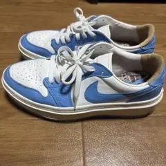 Nike ホワイト/ブルー スニーカー