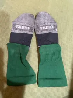 TABIO フットボール用　サッカーソックス　白色　緑色　21から23センチ