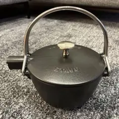 STAUB 鋳鉄製 小型やかん 黒 2026年最新】Staub やかん・ケトルの人気アイテム - メルカリ