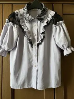 マジョリティ　フリル付きレース襟半袖ブラウス