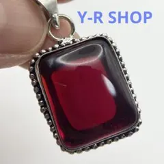 レッドガラスのアンティーク調ペンダントトップ★レディースメンズシルバー