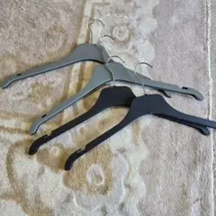 Seria ジャケットハンガー　衣類ハンガー 4本セット