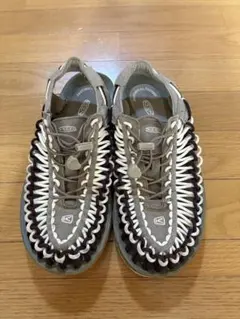 KEEN ユニーク　アウトドアサンダル