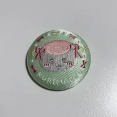 ちいかわ　刺繍缶バッジ　くりまんじゅう