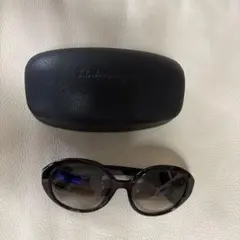 Ferragamo ブラック サングラス ケース付きのサムネイル
