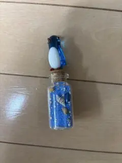 ペンギンフィギュア付きガラス瓶