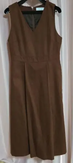 メランクルージュ ブラウン ノースリーブ Vネック ロングワンピース