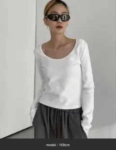 【BLACKUP】エディルUネックセミクロップ長袖Tシャツ
