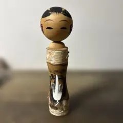 伝統的な木製こけし