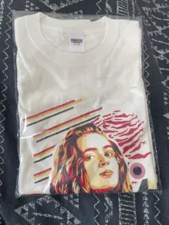 ストレンジャーシングス Tシャツ　マックス　ロフト　ポップアップ　特典　カード 新品未開封】ストレンジャーシングス マックス Tシャツ ポップアップ