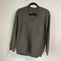 Aga カーキ Vネック セーター 長袖