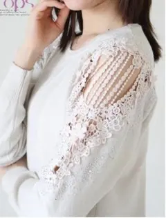 ラメニット セーター ライトベージュアイボリー 肩レース 花レース ビジュー