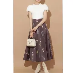 ウィルセレクション オータムボタニカルフラワータックスカートのサムネイル