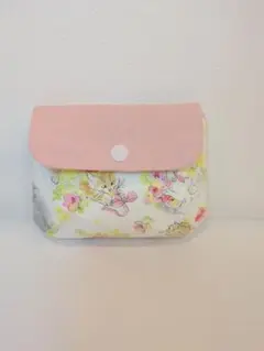 フラップ付き　ふんわりポーチ　ピンク　猫