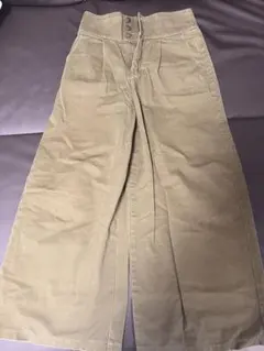 オリーブグリーン　ワイドパンツ ボタン付き