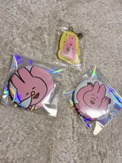 なおにゃん 低空飛行うさぎ 缶バッジ2つ・キーホルダー1つ