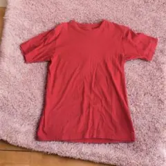 赤Tシャツ