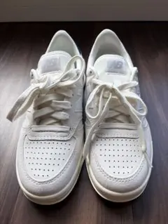New Balance ホワイト スニーカー