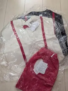 ミッキー半袖(白、黒)赤パンツのセット