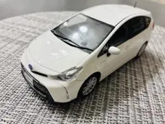 トヨタ プリウスα カラーサンプル ホワイトパールクリスタルシャイン
