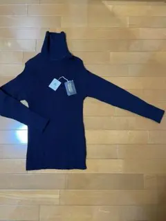 お値下げ【新品未使用タグ付き】ネイビー　ウール　タートルネックセーター M