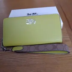 新品未使用COACH長財布シグネチャーロングジップウォレットイエローグリーン