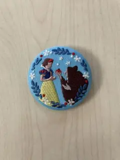 [新品・未使用] ディズニー 白雪姫 刺繍缶バッジ