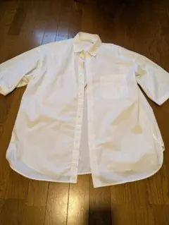 週末セール）GU ホワイト 半袖シャツ 胸ポケット付き