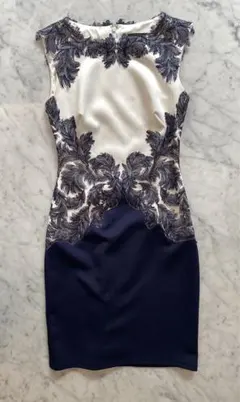 TADASHI SHOJI XS 刺繍タイトドレス　レース　ネイビー　ホワイト