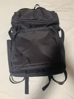 肩の負担を軽くする　上から開くリュックサック