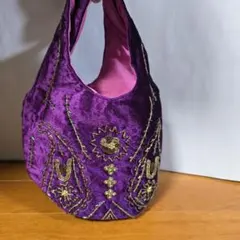未使用　紫のビーズ刺繍ハンドバッグ　パープル