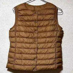 無印良品　茶色　軽量ダウンベスト　Sサイズ 秋冬コーデ レディースカジュアル