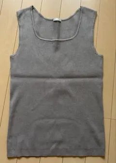 GU ノースリーブニット