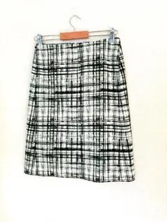 【アマカ】白と緑のチェック柄タイトスカート ボックス 38