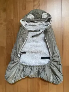 防寒　くま耳付き抱っこひも用カバー　ワンタッチケープ