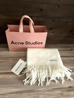 2026年最新】acne studios マフラー ホワイトの人気アイテム - メルカリ