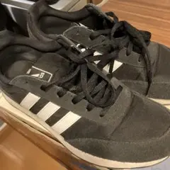 adidas ブラック ホワイト スニーカー