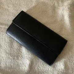 Louis Vuitton epi long wallet