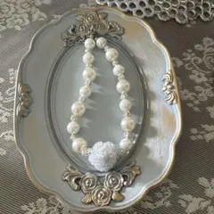 ペット用。エレガントなパールとクリスタルのネックレス